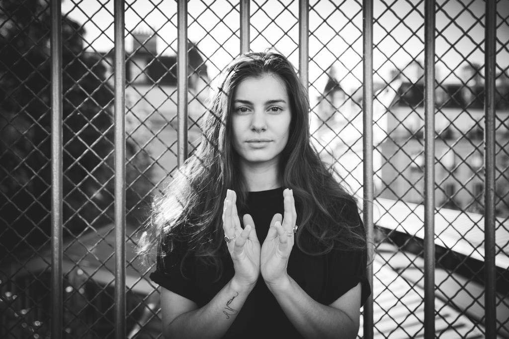 Caitlin Maree Hart, embodiment guide, in presence